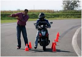 Ragazzo in motorino